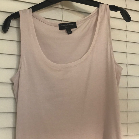 Banana Republic Tops - Banana Republic tank top